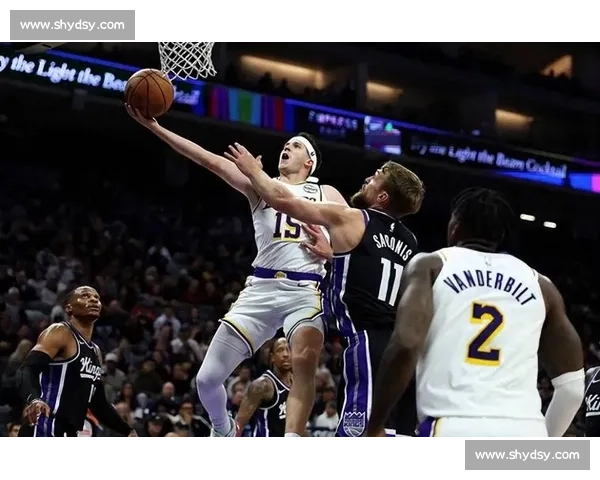 里夫斯 51+11+9 创纪录 湖人客场 127-120 力克国王